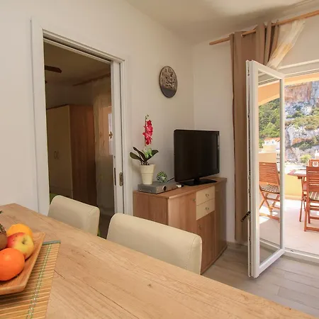 Cesare 2 * Jelsa (Hvar)