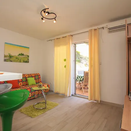 Cesare 2 Jelsa (Hvar)